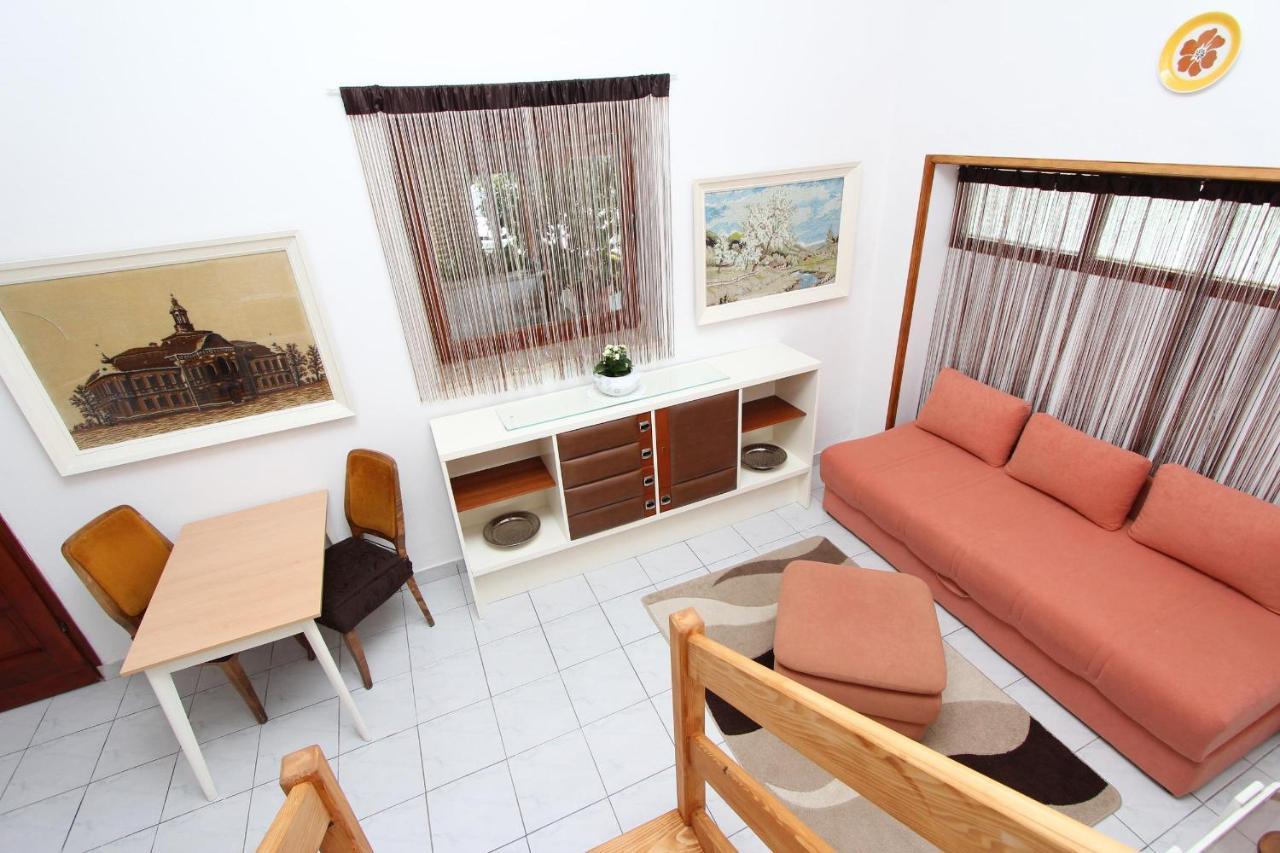 Apartments Goga ロヴィニ エクステリア 写真