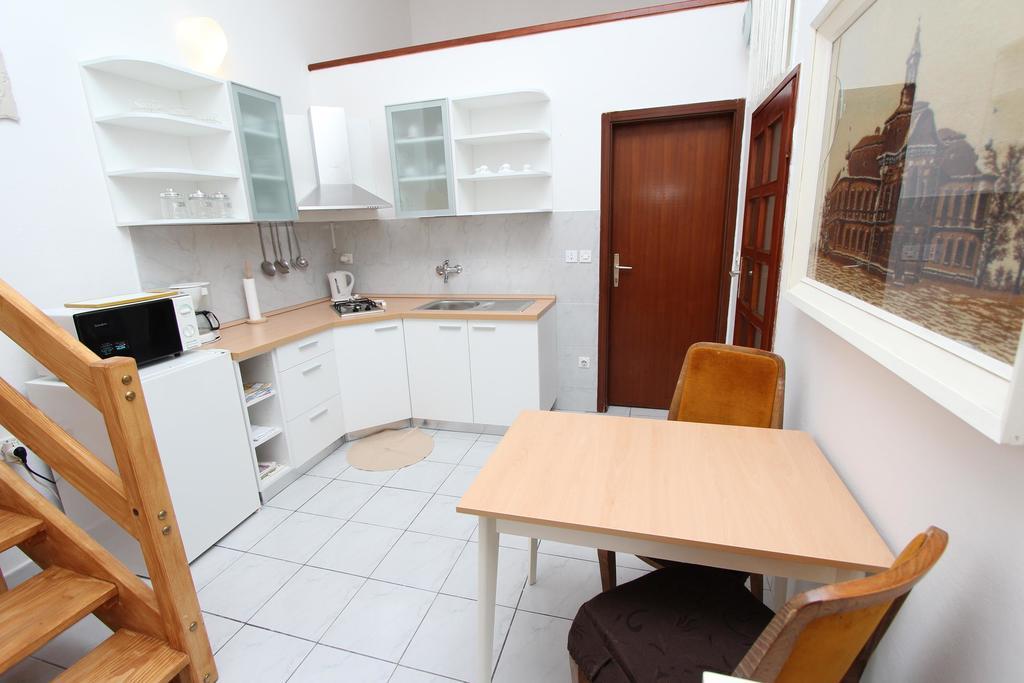 Apartments Goga ロヴィニ エクステリア 写真