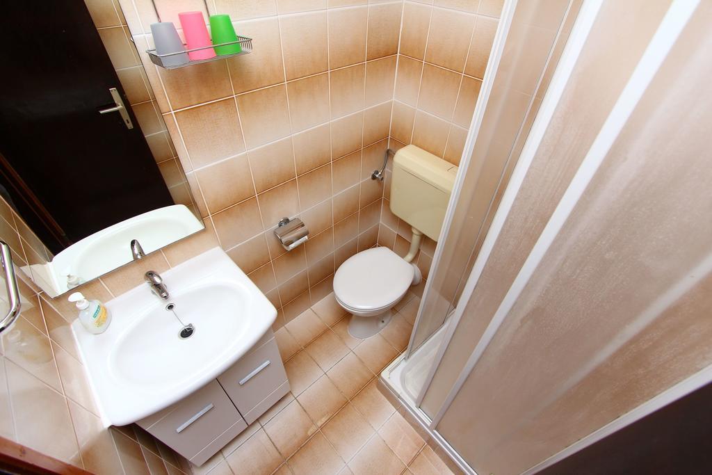 Apartments Goga ロヴィニ エクステリア 写真