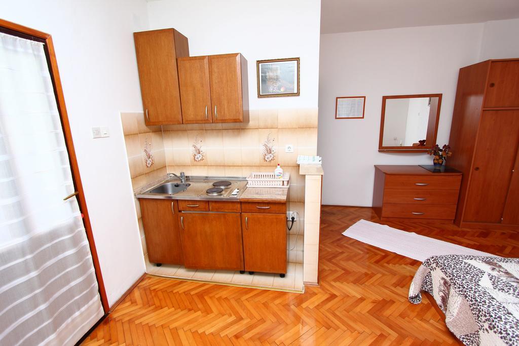 Apartments Goga ロヴィニ エクステリア 写真
